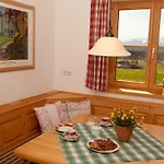 Berghof Heger * Peißenberg